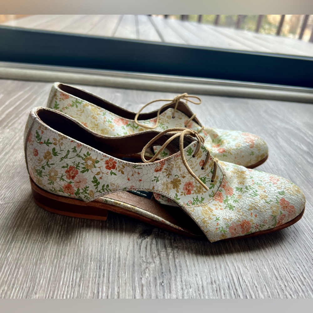 Floral Lace-Up Women's Shoes